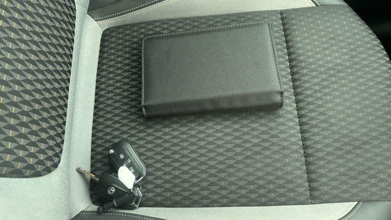 Vauxhall Crossland X 1.2T [110] Tech Line Nav 5dr [Start Stop] Auto Petrol Hatchback